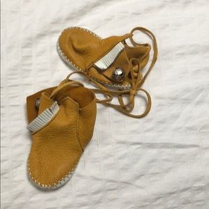 Vintage rare Baby Minnetonka Moccasins